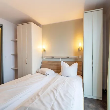 Charmantes In ريكلين